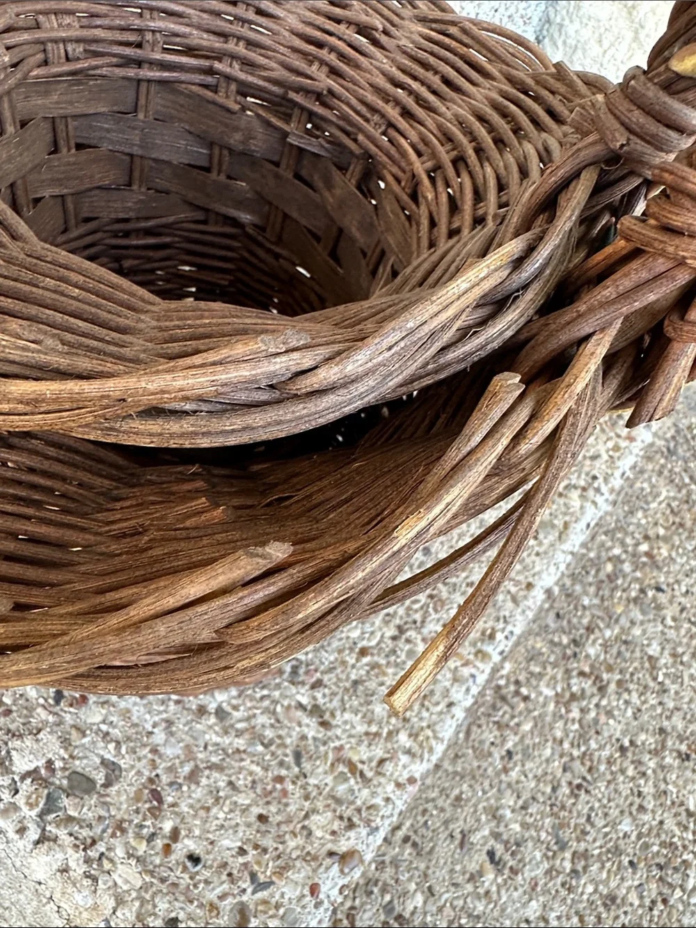 N/A handwoven willow